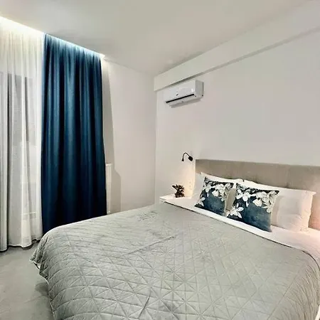 Cozy In A New Building 5 Apartment